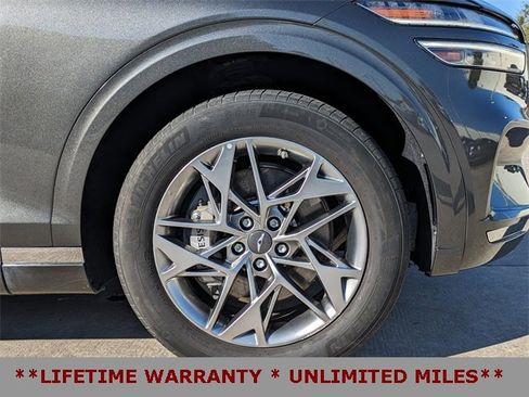 Used 2025 Genesis GV70 2.5T image 12