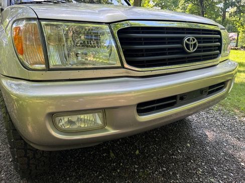 Used 2001 Toyota Land Cruiser AWD/4WD image 30