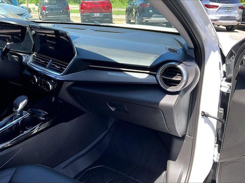 Used 2026 Chevrolet Trax ACTIV FWD image 14