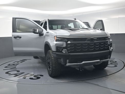 Used 2024 Chevrolet Silverado 1500 ZR2 w/ Technology Package image 22