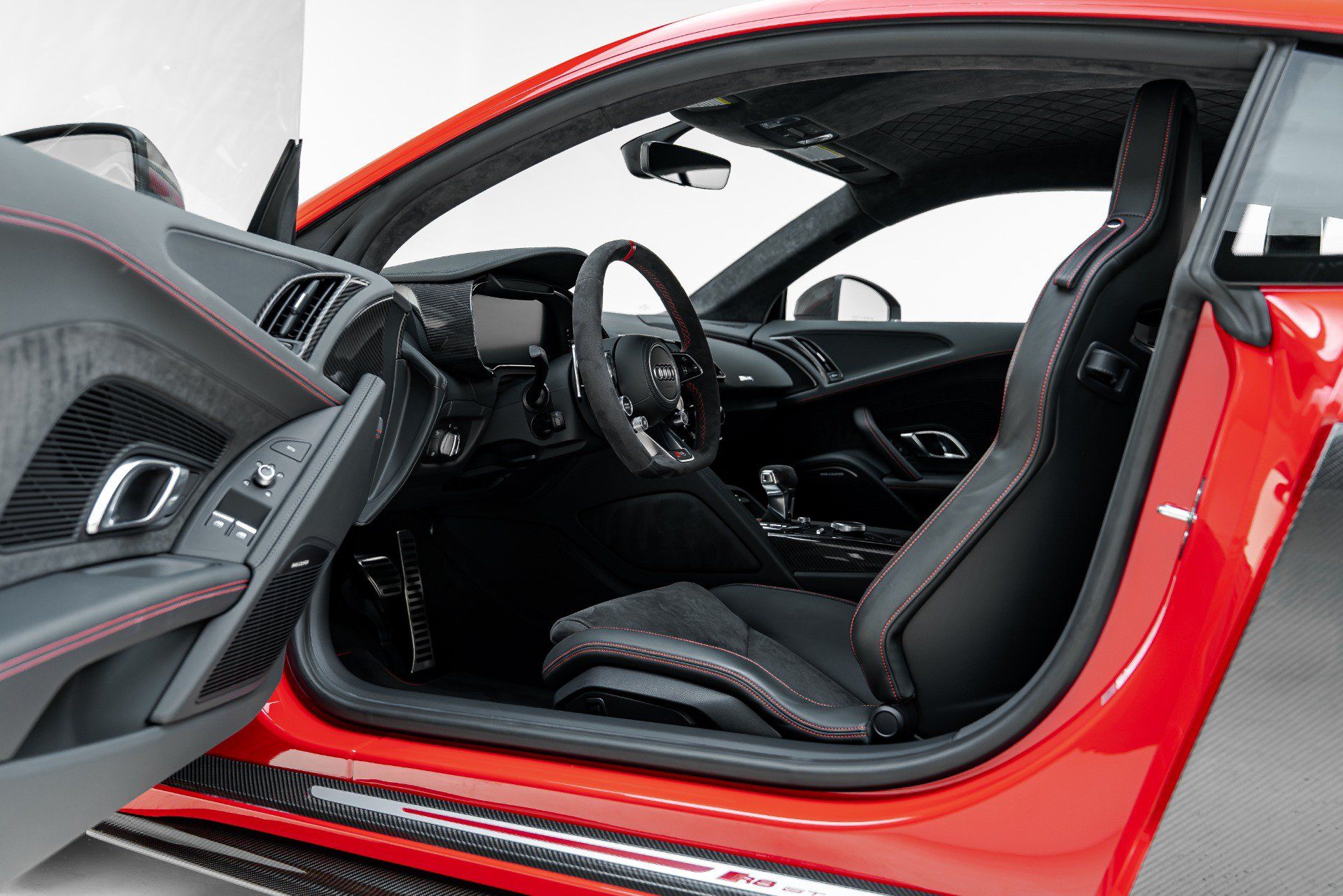 Used 2023 Audi R8 V10 GT RWD image 3