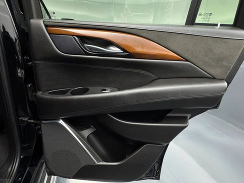 Used 2019 Cadillac Escalade Luxury AWD/4WD image 49