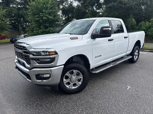 Used 2026 RAM 2500 Big Horn AWD/4WD image 3