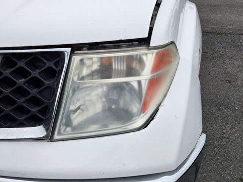 Used 2006 Nissan Frontier SE w/ (P01) Power Pkg image 12