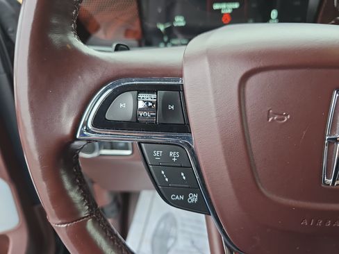 Used 2021 Lincoln Navigator L Black Label w/ Cargo Convenience Package image 16