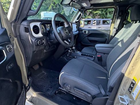 Used 2025 Jeep Wrangler Unlimited Sport AWD/4WD image 10