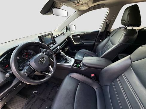 Used 2019 Toyota RAV4 XLE Premium w/ Cold Weather Package FWD image 19