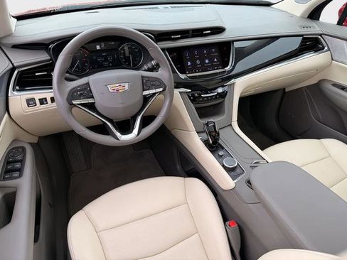 Certified 2025 Cadillac XT6 Premium Luxury image 29
