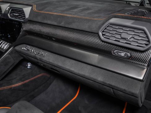 Used 2024 Lamborghini Urus Performante image 53