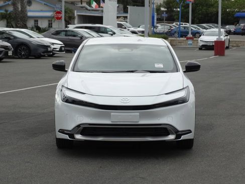 New 2026 Toyota Prius Plug-In Hybrid FWD image 3