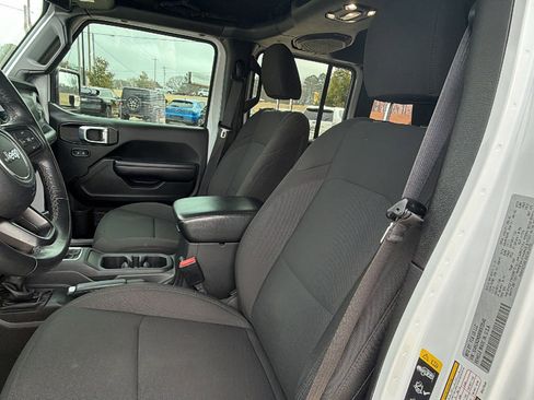 Used 2021 Jeep Wrangler Unlimited Sport image 17