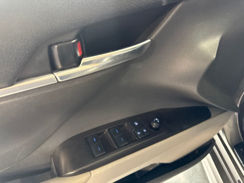Used 2023 Toyota Camry SE FWD image 15