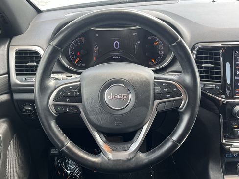 Used 2021 Jeep Grand Cherokee Laredo X RWD image 18