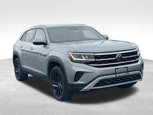 Used 2023 Volkswagen Atlas Cross Sport SE w/ Black Wheel Package AWD/4WD image 3