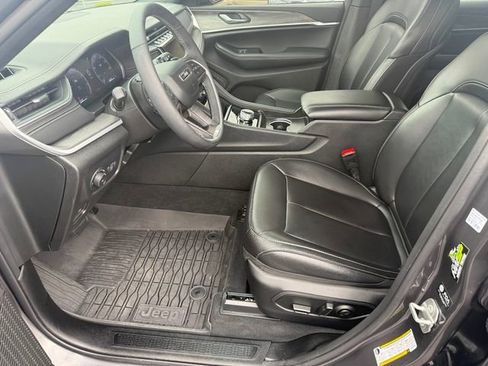 Used 2025 Jeep Grand Cherokee Limited w/ Trailer Tow Package image 14