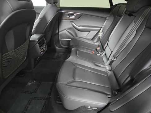 Used 2022 Audi Q8 Premium Plus w/ Premium Plus Package image 5