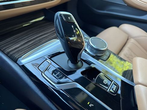 Used 2023 BMW 530i xDrive w/ Premium Package image 27