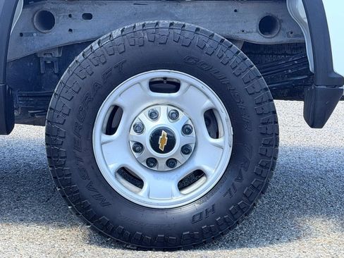 Used 2024 Chevrolet Silverado 2500 W/T w/ WT Convenience Package AWD/4WD image 2