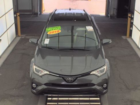 Used 2018 Toyota RAV4 XLE FWD image 2