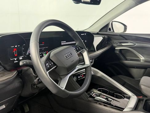 Used 2025 Audi Q5 Premium w/ Convenience Package AWD/4WD image 21