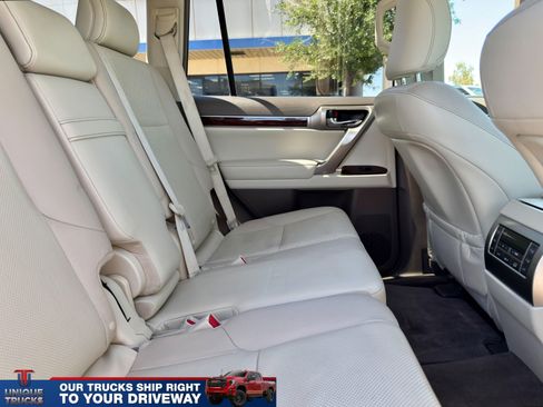 Used 2017 Lexus GX 460 Premium w/ Premium Package image 26