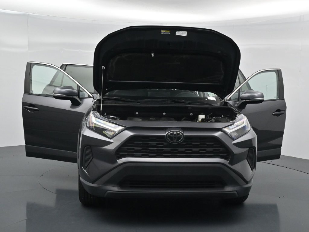 Used 2024 Toyota RAV4 XLE FWD image 37
