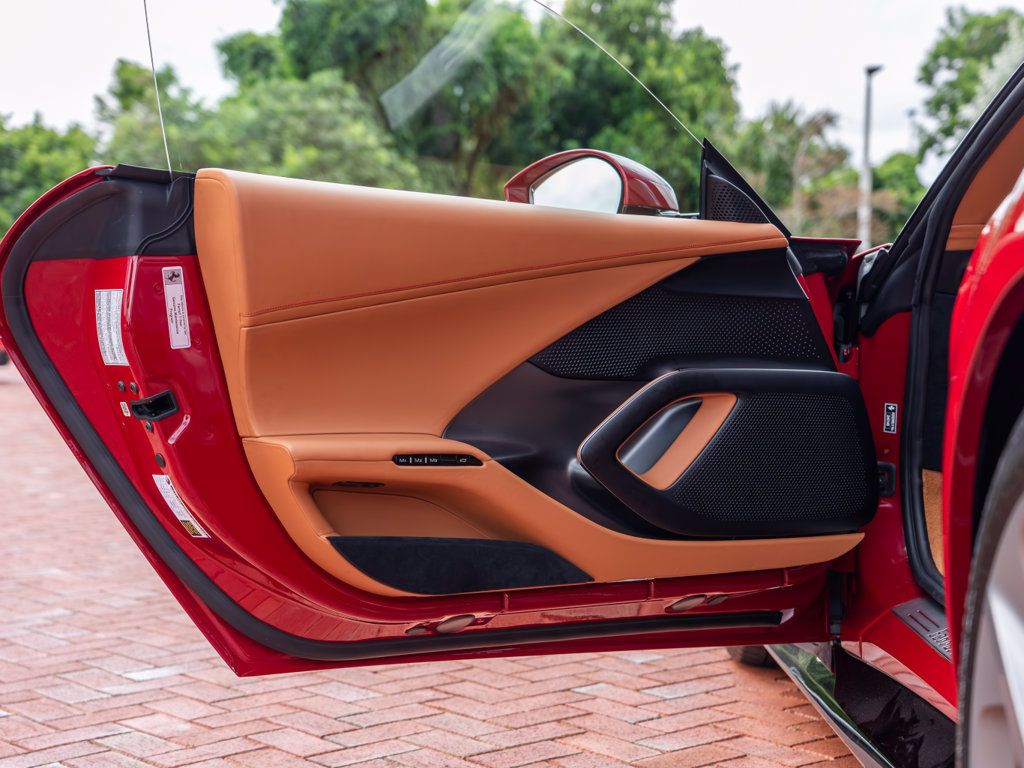 Certified 2025 Ferrari 12Cilindri RWD image 13