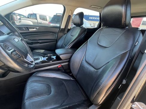 Used 2016 Ford Edge Titanium w/ Technology Package image 9