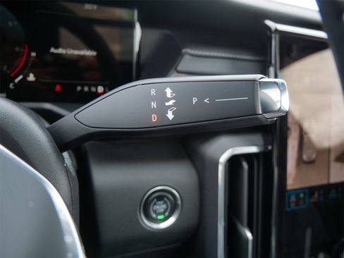 Used 2024 GMC Acadia Denali w/ Super Cruise Package image 28