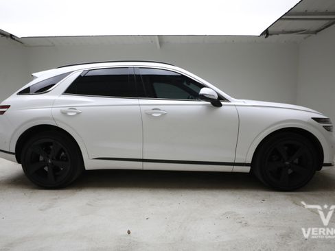 Used 2022 Genesis GV70 3.5T Sport w/ Sport Prestige Package AWD/4WD image 5