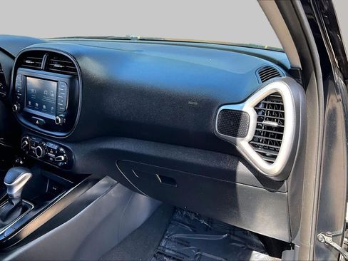 Used 2021 Kia Soul S FWD image 18