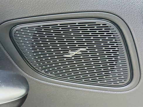 Used 2024 Mercedes-Benz GLC 300 4MATIC image 29