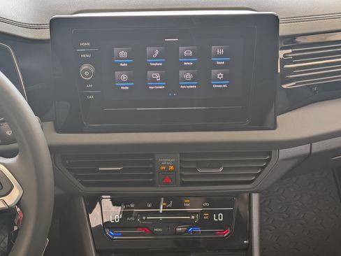 Used 2025 Volkswagen Jetta S FWD image 25