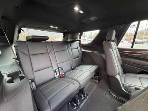 Used 2021 Cadillac Escalade Luxury AWD/4WD image 20