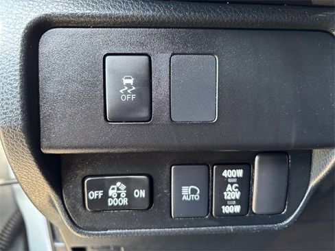 Used 2021 Toyota Tacoma TRD Off-Road w/ Technology Package image 18