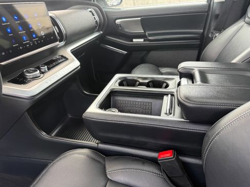Used 2025 Ford Expedition Max Platinum AWD/4WD image 56