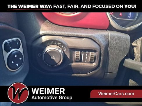 Used 2018 Jeep Wrangler Unlimited Rubicon AWD/4WD image 31