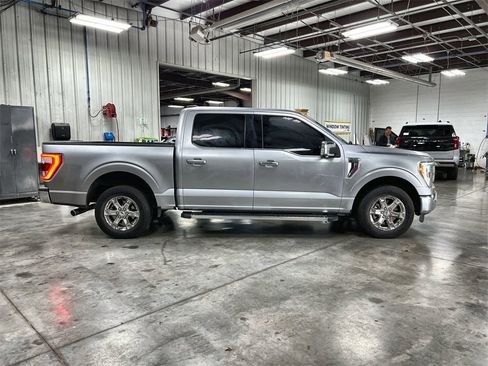 Used 2021 Ford F150 Lariat image 2