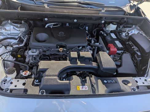 Used 2025 Toyota RAV4 XLE AWD/4WD image 32