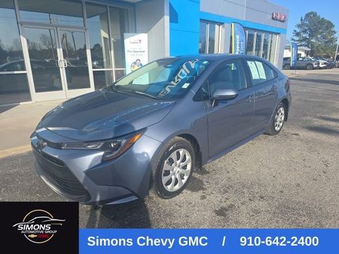 Used 2025 Toyota Corolla LE image 1