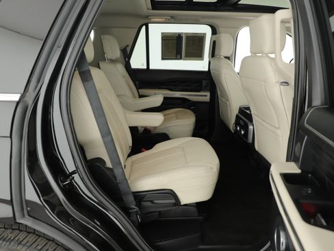 Certified 2019 Ford Expedition Platinum image 13