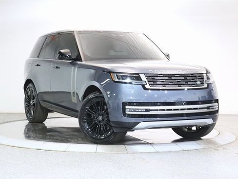 Used 2024 Land Rover Range Rover SE image 1