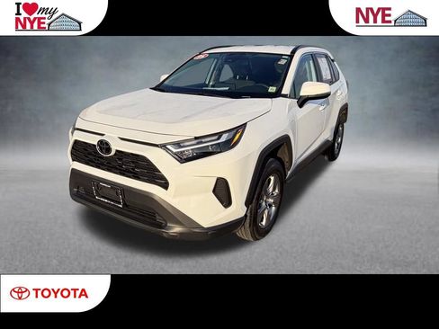 Used 2025 Toyota RAV4 XLE AWD/4WD image 1