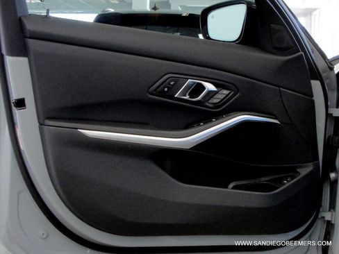 Used 2024 BMW 330i Sedan w/ M Sport Package image 23