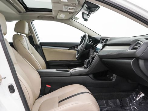 Used 2016 Honda Civic Touring image 11