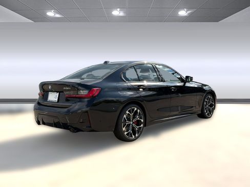 New 2026 BMW 330i Sedan w/ M Sport Package RWD image 9