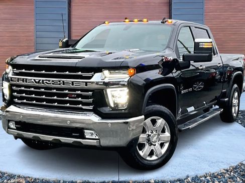 Used 2020 Chevrolet Silverado 3500 LTZ w/ LTZ Plus Package image 11