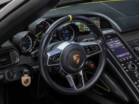 Used 2015 Porsche 918 Spyder AWD/4WD image 15