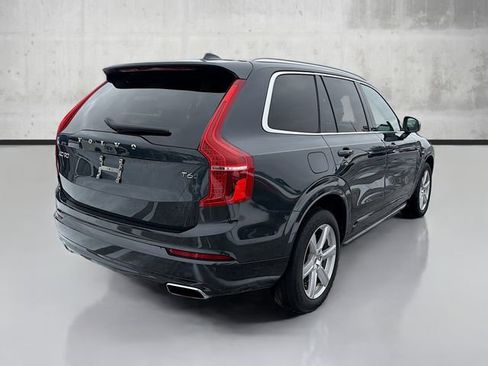 Used 2021 Volvo XC90 T6 Momentum image 5