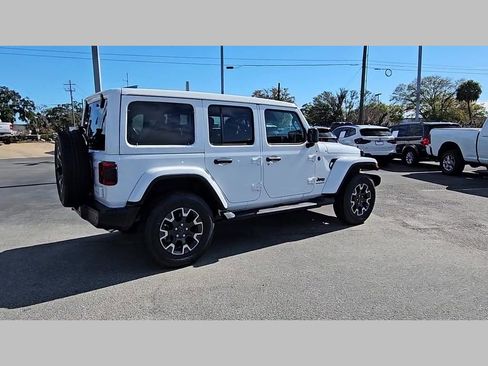 New 2026 Jeep Wrangler Sahara image 32